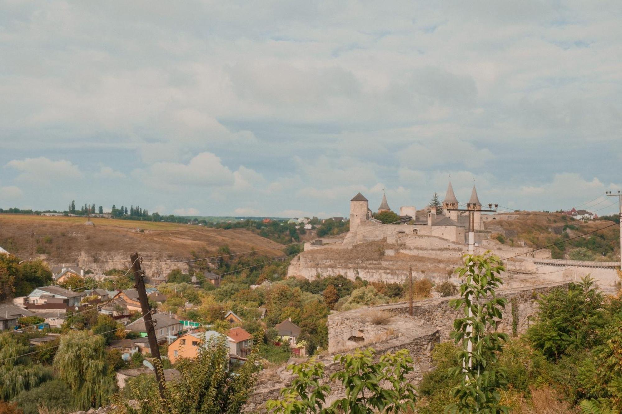 Будинок З Видом На Стару Фортецю Kamianets-Podilskyi Exterior photo