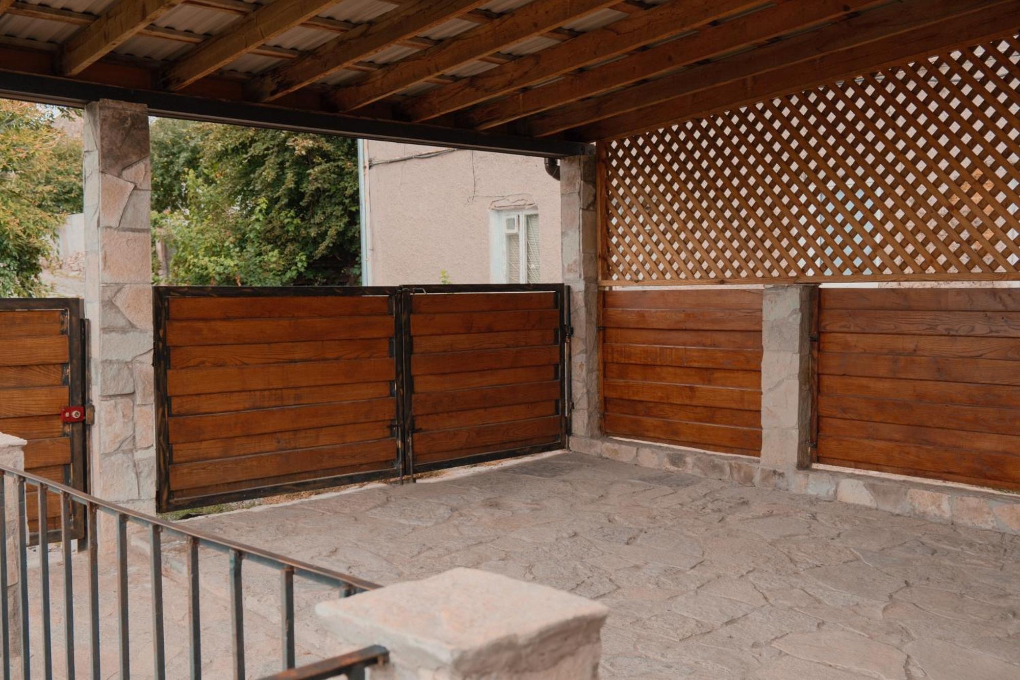 Будинок З Видом На Стару Фортецю Kamianets-Podilskyi Exterior photo